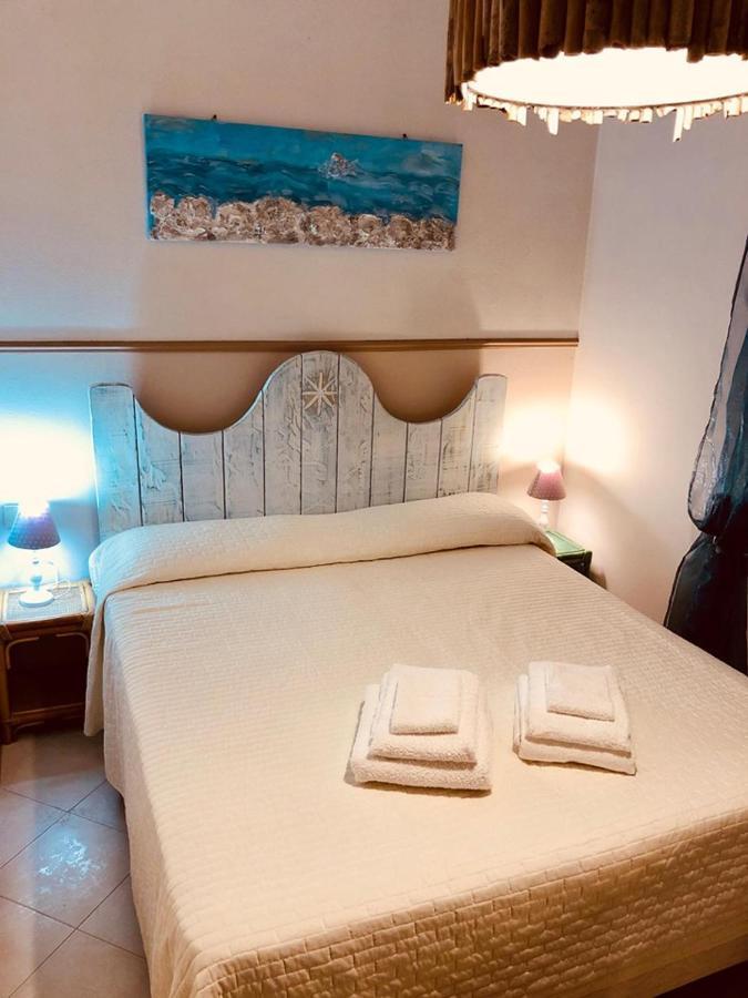 B&B Le Quattro Stagioni La Maddalena  Dış mekan fotoğraf